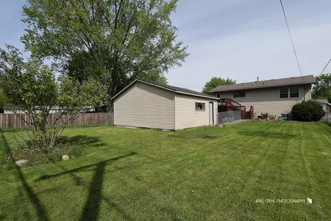Exterior - 5007 Prairie Ave, Mchenry, IL 60050 photo 5 of 6