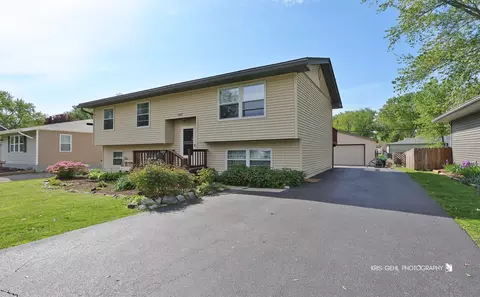 5007 Prairie Ave, Mchenry, IL 60050