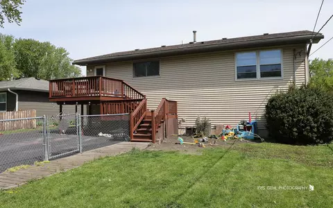 Exterior - 5007 Prairie Ave, Mchenry, IL 60050 photo 6 of 6