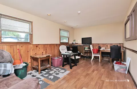 Living - 5007 Prairie Ave, Mchenry, IL 60050 photo 3 of 4
