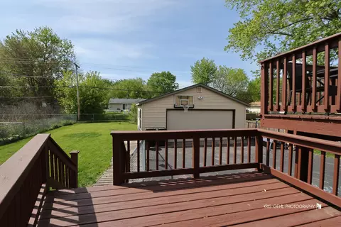 Exterior - 5007 Prairie Ave, Mchenry, IL 60050 photo 3 of 6