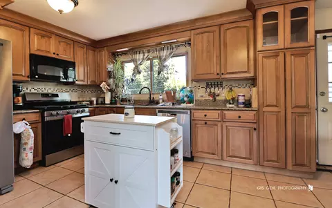 Kitchen - 5007 Prairie Ave, Mchenry, IL 60050 photo 1 of 1