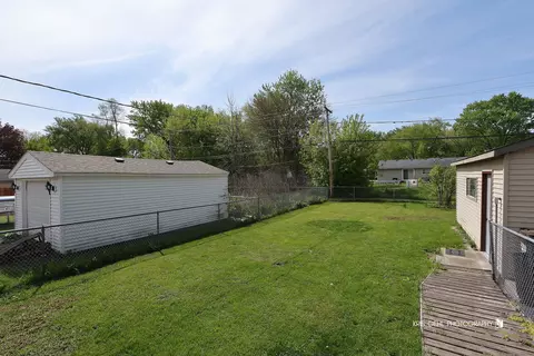 Exterior - 5007 Prairie Ave, Mchenry, IL 60050 photo 4 of 6