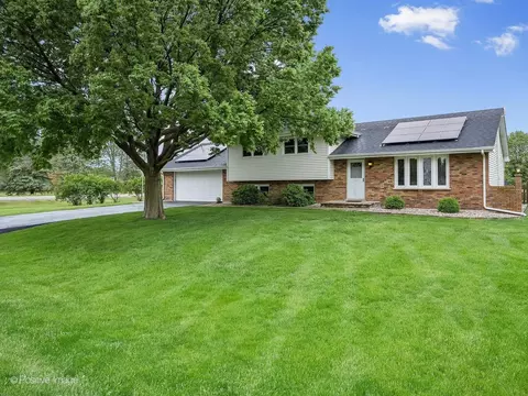28 W776 Wagner Rd, Naperville, IL 60564