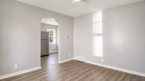 Living - 5301 West Ln, Mccullom Lake, IL 60050 photo 5 of 5