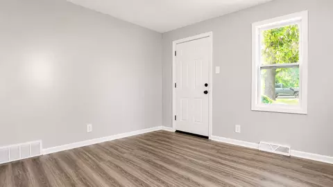 Living - 5301 West Ln, Mccullom Lake, IL 60050 photo 1 of 5