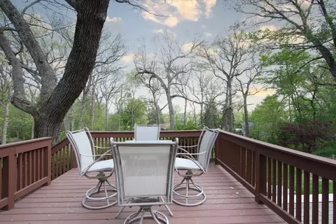 Exterior - 39 W609 Lori Ln, Elgin, IL 60124 photo 3 of 7