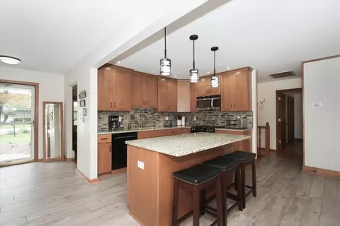 Kitchen - 39 W609 Lori Ln, Elgin, IL 60124 photo 1 of 4