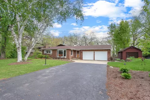 Exterior - 39 W609 Lori Ln, Elgin, IL 60124 photo 1 of 7