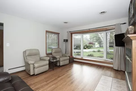 Living - 39 W609 Lori Ln, Elgin, IL 60124 photo 1 of 3