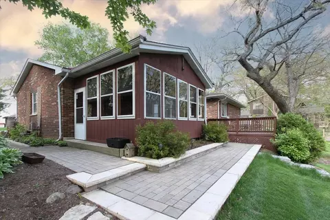 Exterior - 39 W609 Lori Ln, Elgin, IL 60124 photo 4 of 7