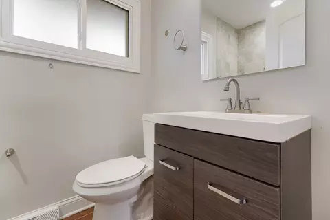 Bath - 15303 Birch Rd, Markham, IL 60428 photo 1 of 1