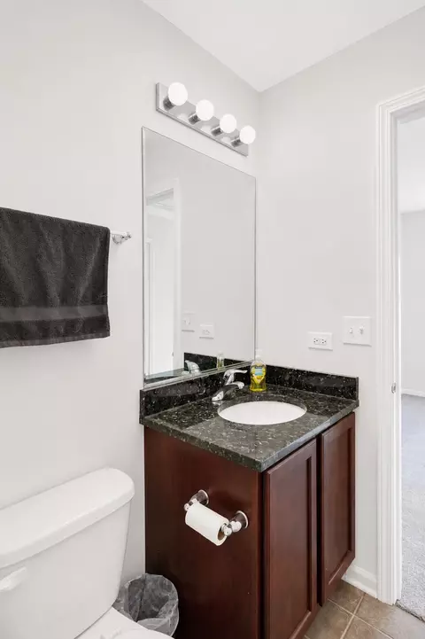 Bath - 3627 Hyde Park Ct, Elgin, IL 60124 photo 5 of 5