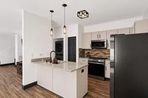 Kitchen - 3627 Hyde Park Ct, Elgin, IL 60124 photo 2 of 3