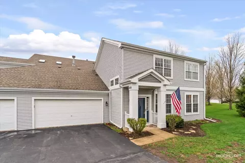 209 Grays Dr #209, Oswego, IL 60543
