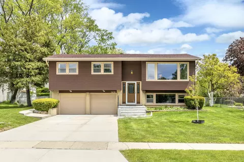 1410 W Jo Ann Ln, Addison, IL 60101