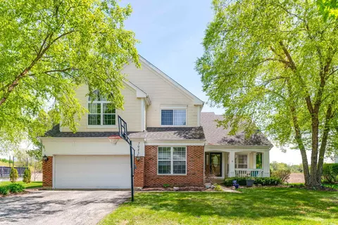7943 Dada Dr, Gurnee, IL 60031