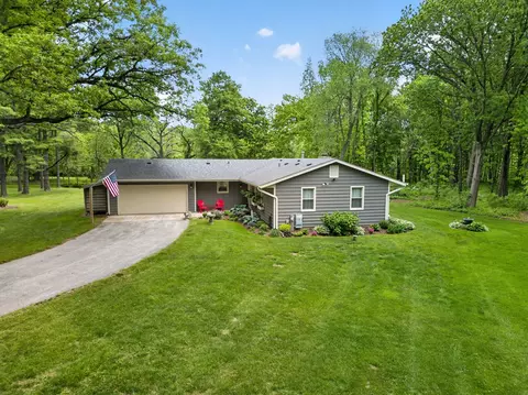 43 W239 Hazelwood Trl, Saint Charles, IL 60175
