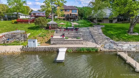 1317 Park Pl, Lake Holiday, IL 60548
