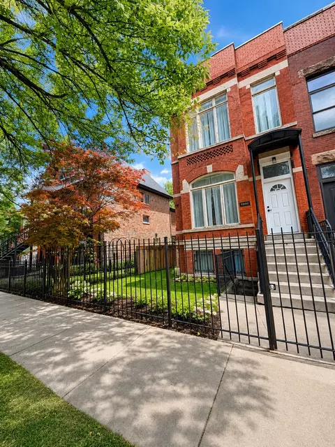 835 S Claremont Ave, Chicago, IL 60612