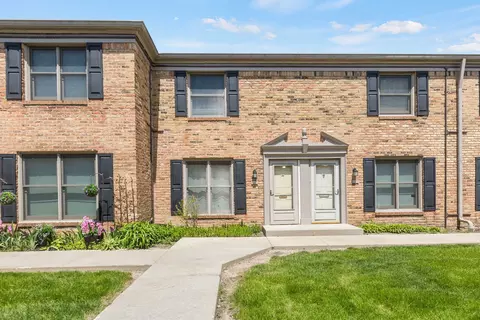 1726 Sessions Walk #1726, Hoffman Estates, IL 60169