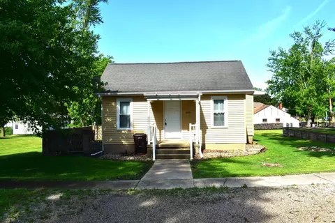 406 N Birch St, Wenona, IL 61377