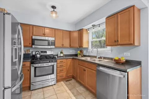 Kitchen - 1150 Appleton Ln, Geneva, IL 60134 photo 1 of 3
