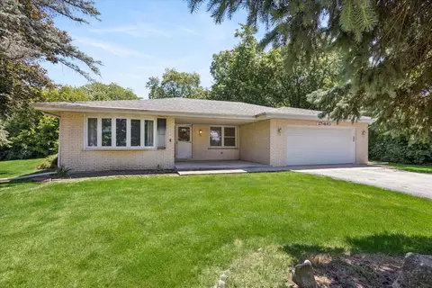 27 W641 Holly Ct, West Chicago, IL 60185