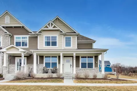 301 Didier Ct #D, Buffalo Grove, IL 60089