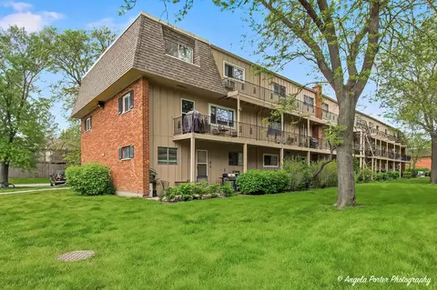 Exterior - 2504 Algonquin Rd #3, Rolling Meadows, IL 60008 photo 3 of 4