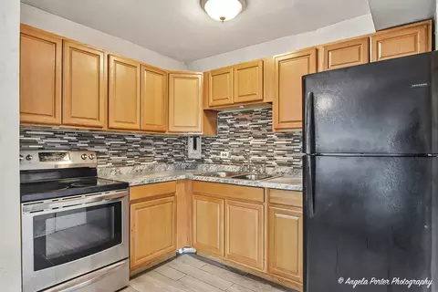 Kitchen - 2504 Algonquin Rd #3, Rolling Meadows, IL 60008 photo 3 of 3