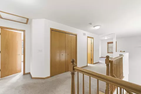 Entry Way - 546 N 4th Ave, Addison, IL 60101 photo 2 of 2