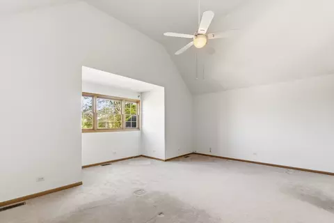 Bedroom - 546 N 4th Ave, Addison, IL 60101 photo 1 of 9
