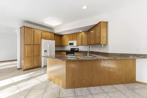 Kitchen - 546 N 4th Ave, Addison, IL 60101 photo 3 of 3