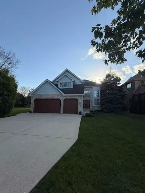 546 N 4th Ave, Addison, IL 60101