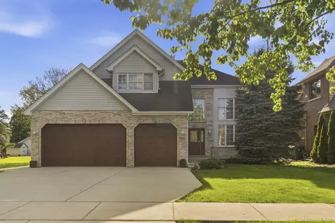 546 N 4th Ave, Addison, IL 60101