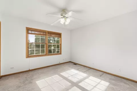 Bedroom - 546 N 4th Ave, Addison, IL 60101 photo 8 of 9