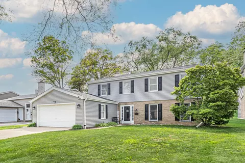 1032 Apple Ln, Lombard, IL 60148