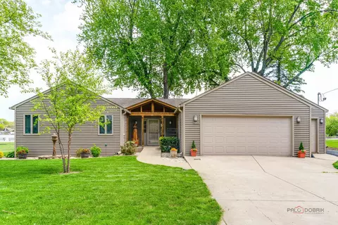 4226 N Riverdale Dr, Mchenry, IL 60051
