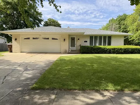 901 Lark St, Peotone, IL 60468