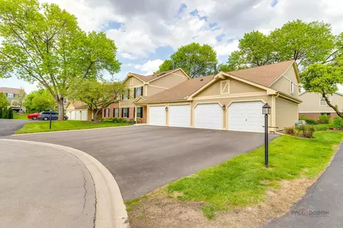 136 Wolcott Ct #O2, Schaumburg, IL 60193