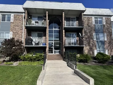 1617 N Windsor Dr #207, Arlington Heights, IL 60004