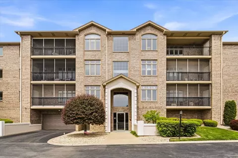 18550 Pine Lake Dr #1A, Tinley Park, IL 60477