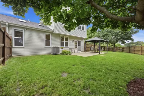 28701 Sawmill Ln, Lakemoor, IL 60051 photo 24