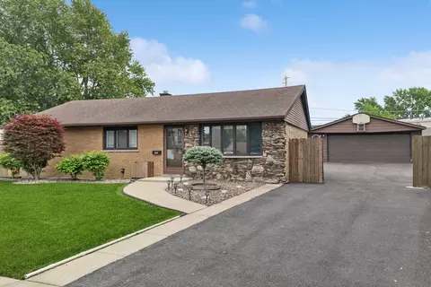 6923 Elder Ct, Bridgeview, IL 60455