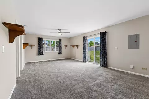 Living - 6923 Elder Ct, Bridgeview, IL 60455 photo 3 of 4
