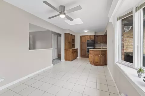 Kitchen - 6923 Elder Ct, Bridgeview, IL 60455 photo 4 of 4