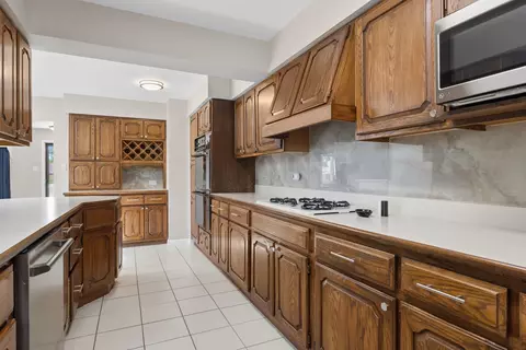 Kitchen - 6923 Elder Ct, Bridgeview, IL 60455 photo 1 of 4
