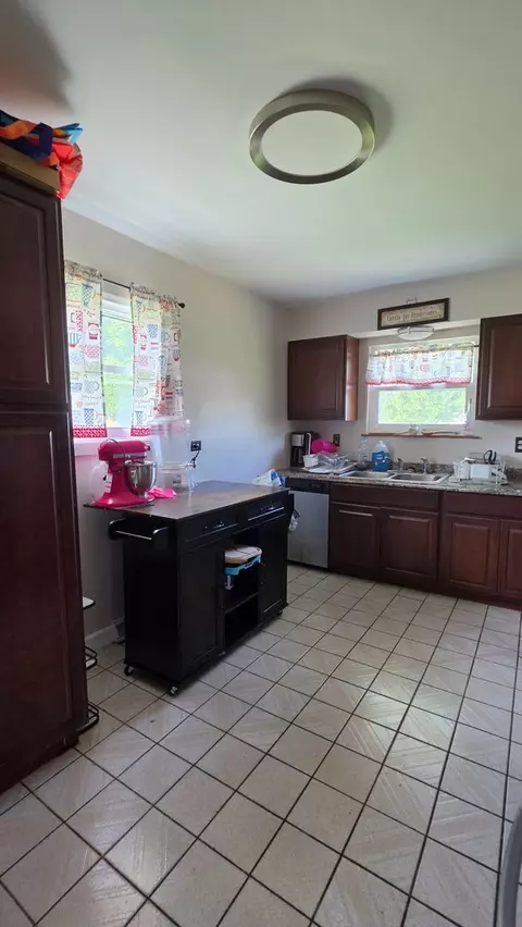 Kitchen - 7751 Massasoit, Burbank, IL 60459 photo 3 of 3