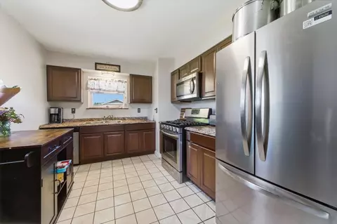 Kitchen - 7751 Massasoit, Burbank, IL 60459 photo 1 of 3